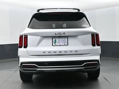 Used 2022 Kia Sorento S FWD image 8