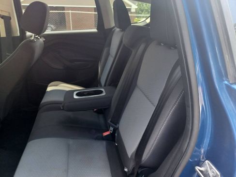 Used 2017 Ford Escape SE FWD image 6