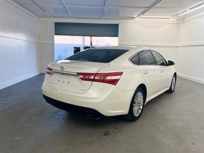 Used 2013 Toyota Avalon XLE Touring FWD image 5