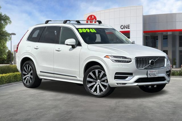 Used 2023 Volvo XC90 B5 Plus AWD/4WD image 2