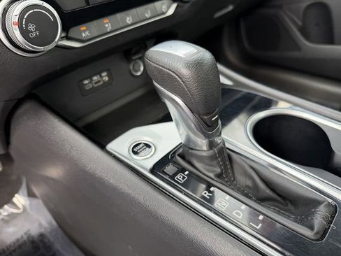 Used 2024 Nissan Altima 2.5 SV FWD image 21
