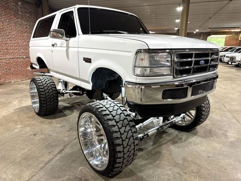 Used 1994 Ford Bronco XLT image 38