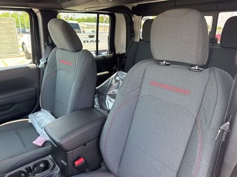 New 2025 Jeep Gladiator Rubicon w/ Convenience Group image 10