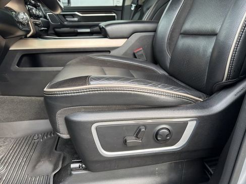 Used 2022 RAM 1500 Laramie AWD/4WD image 37