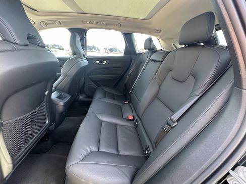 Used 2025 Volvo XC60 B5 Plus image 35