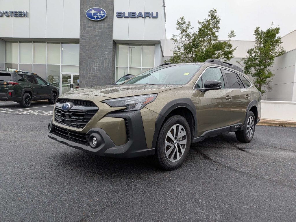 Certified 2025 Subaru Outback Premium AWD/4WD image 9