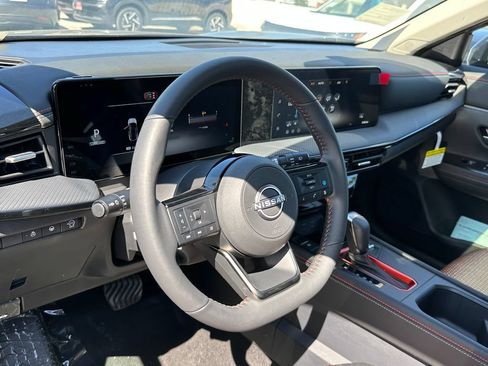 New 2026 Nissan Kicks SR w/ SR Premium Package FWD image 19