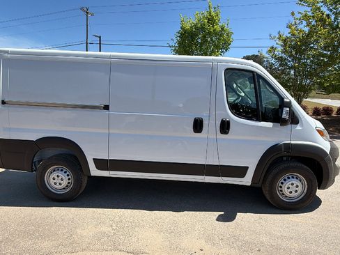 New 2026 RAM ProMaster 2500 w/ Convenience Group image 7