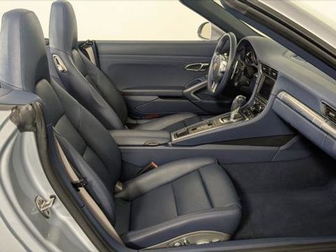 Used 2014 Porsche 911 Carrera image 18