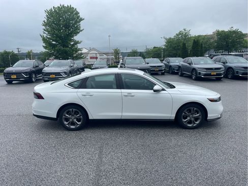 Certified 2024 Honda Accord EX image 5