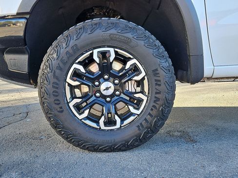 Used 2023 Chevrolet Silverado 1500 ZR2 w/ Technology Package image 11