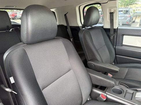 Used 2012 Toyota FJ Cruiser 2WD w/ Upgrade Pkg image 15