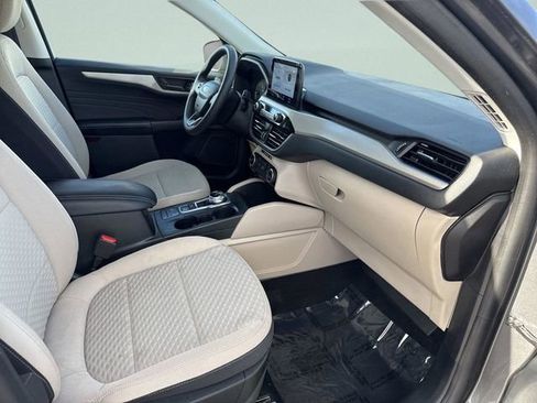 Used 2022 Ford Escape SE image 21