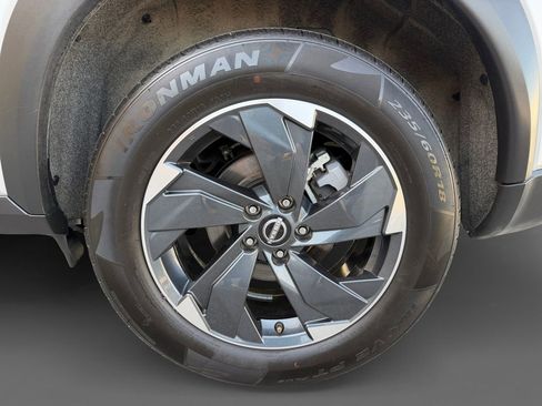Used 2024 Nissan Rogue SV AWD/4WD image 11