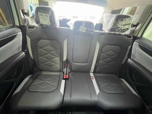 New 2026 Volkswagen Atlas Peak Edition image 25