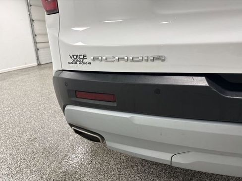 Used 2023 GMC Acadia SLE image 30
