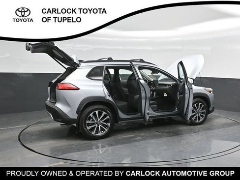 Used 2025 Toyota Corolla Cross XLE w/ Convenience Package AWD/4WD image 50