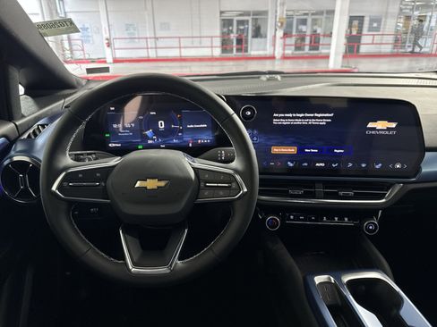 New 2026 Chevrolet Equinox EV LT image 16