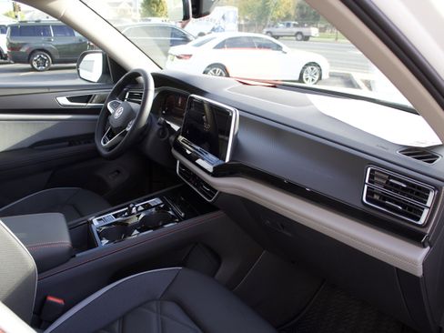 New 2026 Volkswagen Atlas Peak Edition image 35