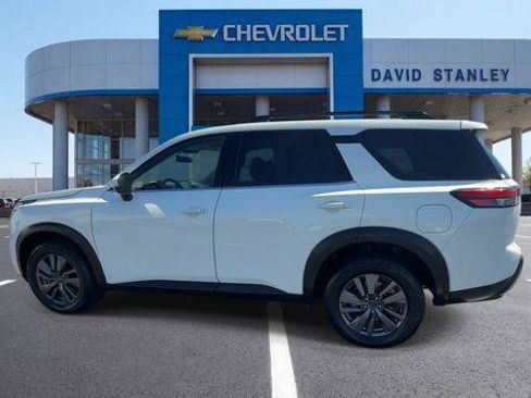 Used 2023 Nissan Pathfinder SV AWD/4WD image 5