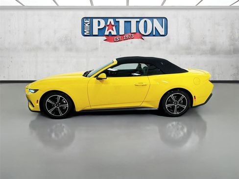 Used 2024 Ford Mustang Premium image 4