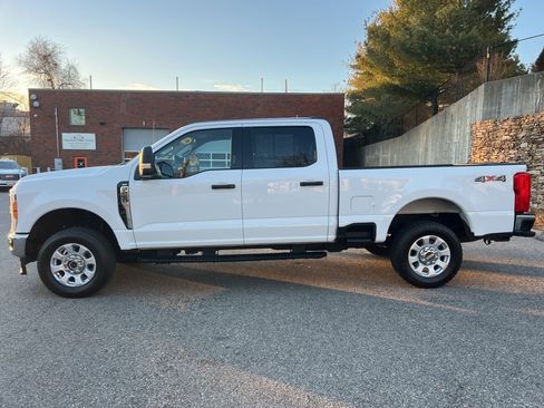 Used 2024 Ford F250 XLT w/ Snow Plow Prep Package image 2