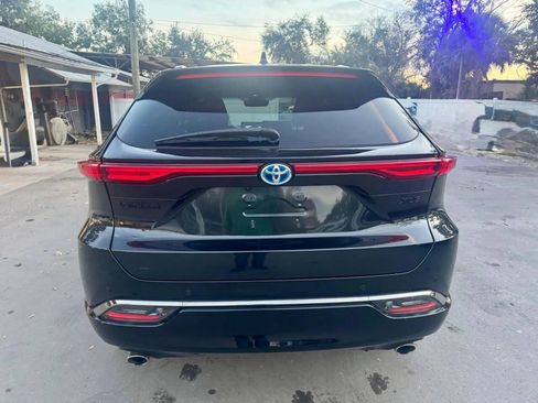 Used 2024 Toyota Venza Limited image 16