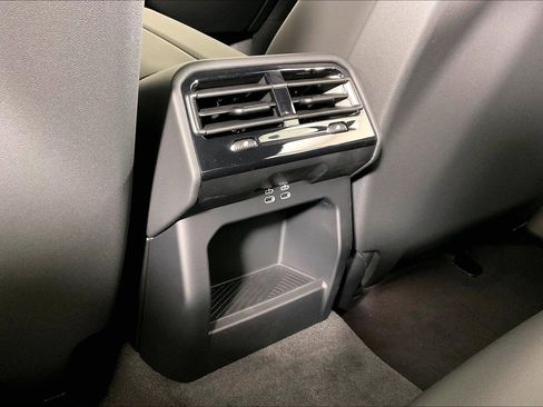New 2026 BMW 530i xDrive AWD/4WD image 11