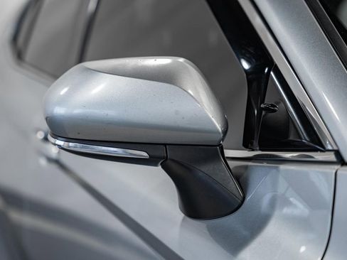 Used 2018 Toyota Camry XLE image 14