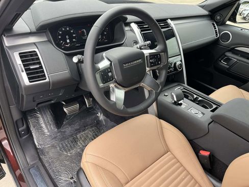 New 2026 Land Rover Discovery Limited Edition AWD/4WD image 11