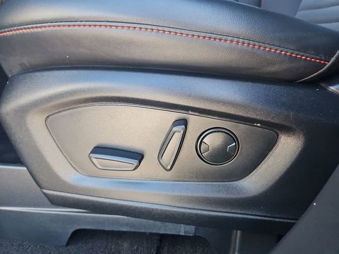 Used 2025 Ford Explorer ST-Line image 14