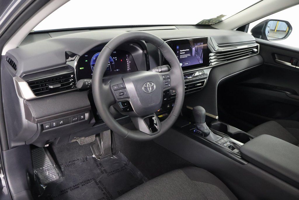 Used 2026 Toyota Camry LE w/ Convenience Package FWD image 7