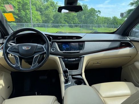 Used 2018 Cadillac XT5 Premium Luxury w/ Driver Assist Package AWD/4WD image 7