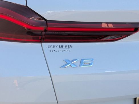 Used 2021 BMW X6 sDrive40i w/ M Sport Package image 12