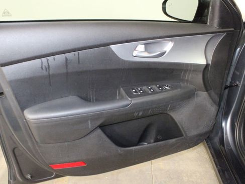 Used 2023 Kia Forte LXS w/ LXS Technology Package image 16