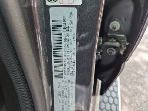 Used 2020 RAM 1500 Laramie AWD/4WD image 35