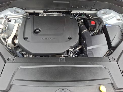 Certified 2025 Volvo XC90 B6 Plus image 27