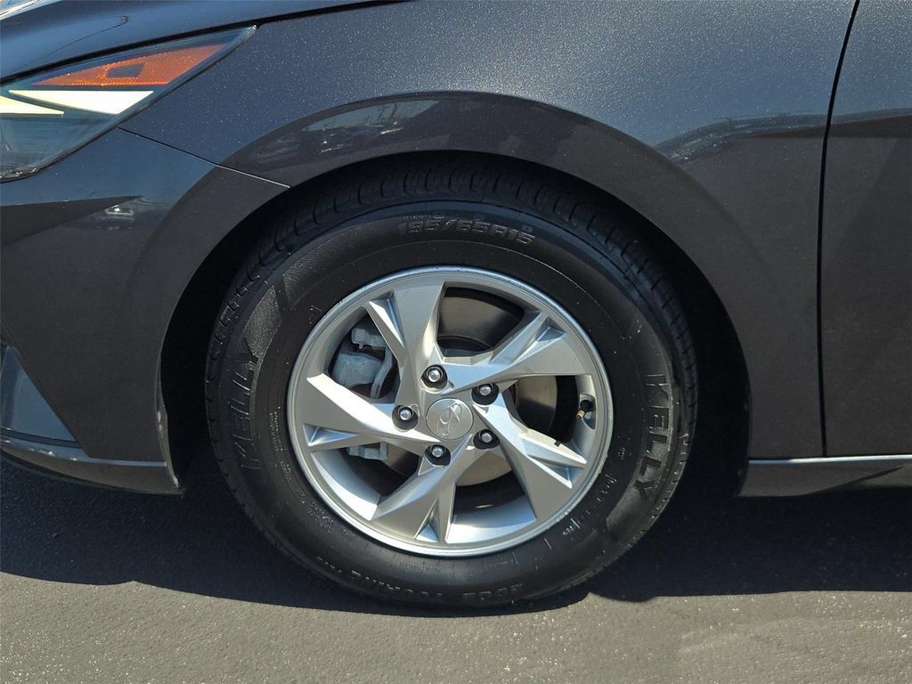 Used 2022 Hyundai Elantra SE w/ Cargo Package FWD image 22