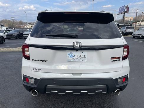 Used 2025 Honda Passport TrailSport image 5