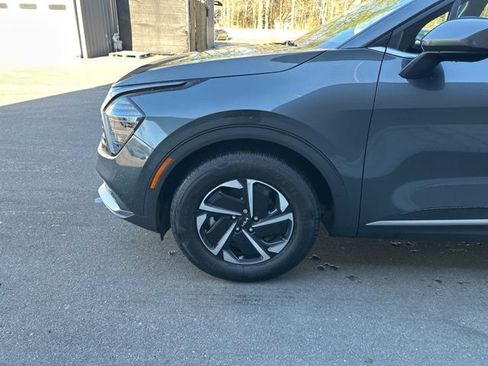 Used 2025 Kia Sportage LX image 19