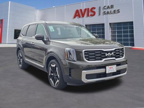 Used 2025 Kia Telluride S image 3