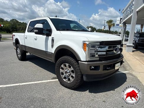 Used 2019 Ford F250 King Ranch w/ King Ranch Ultimate Package AWD/4WD image 3