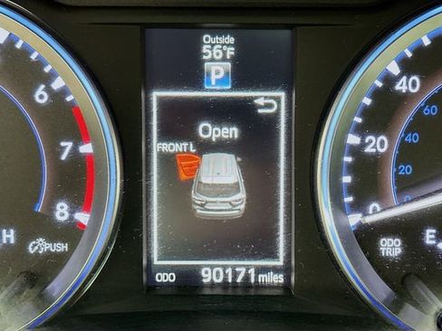 Used 2016 Toyota Highlander XLE AWD/4WD image 12
