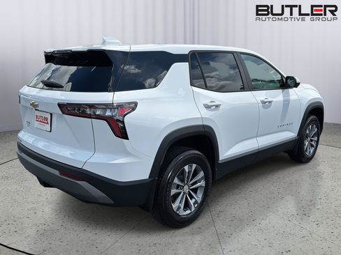 New 2026 Chevrolet Equinox LT w/ Convenience Package II FWD image 6