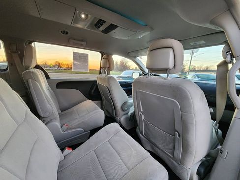 Used 2011 Dodge Grand Caravan Crew w/ Entertainment Group 1 image 19