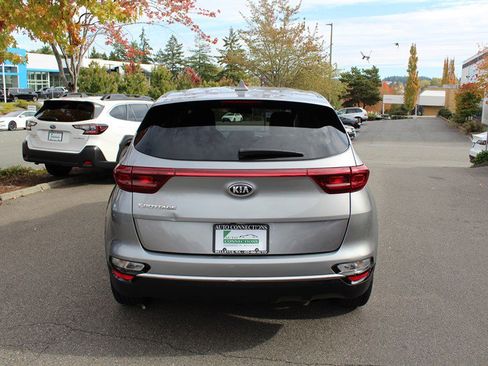 Used 2020 Kia Sportage LX image 4