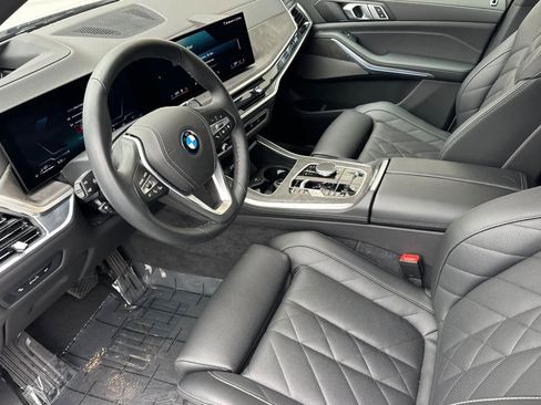 Used 2025 BMW X5 xDrive50e image 11