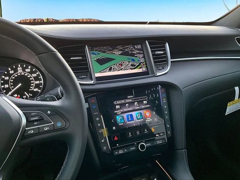 Used 2025 INFINITI QX50 Sport image 6