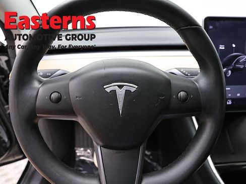Used 2018 Tesla Model 3 Mid Range RWD image 10