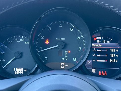 Used 2024 Porsche Macan image 25